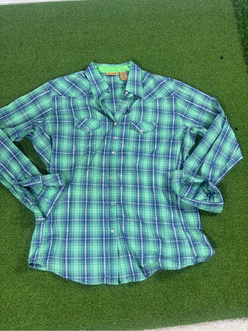 Wrangler Green & Blue Plaid Button-Down Shirt